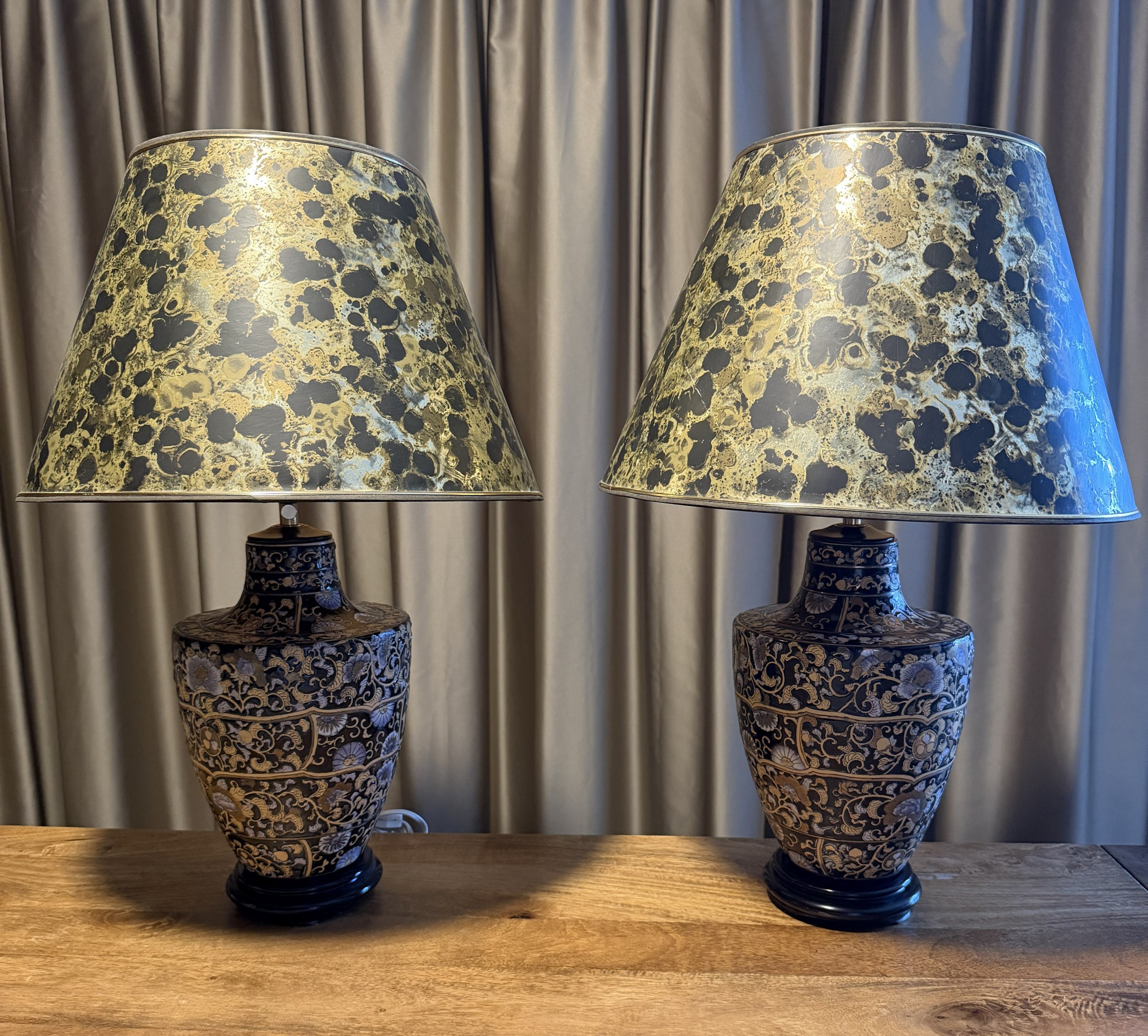 Pair of Vintage Chinoiserie Table Lamps view 2