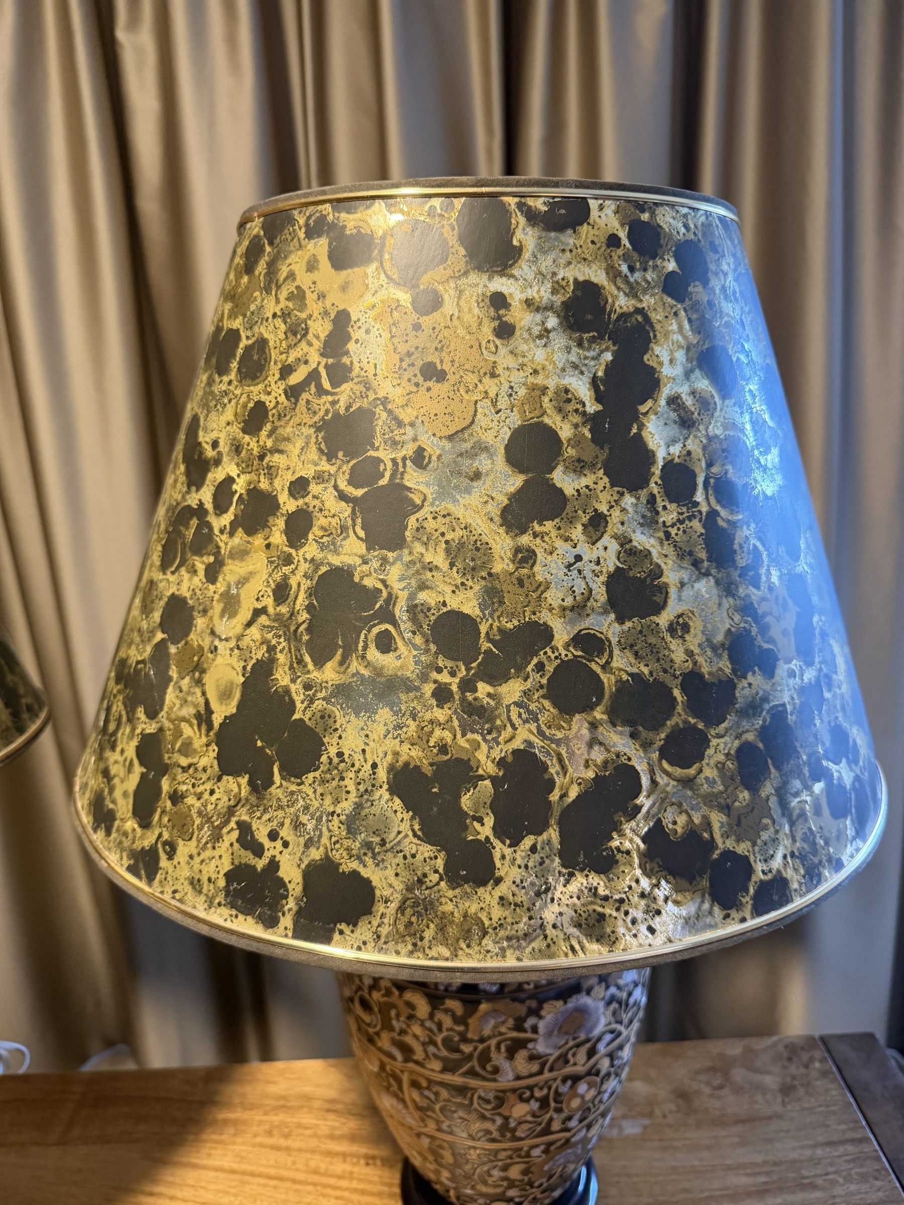 Pair of Vintage Chinoiserie Table Lamps view 4