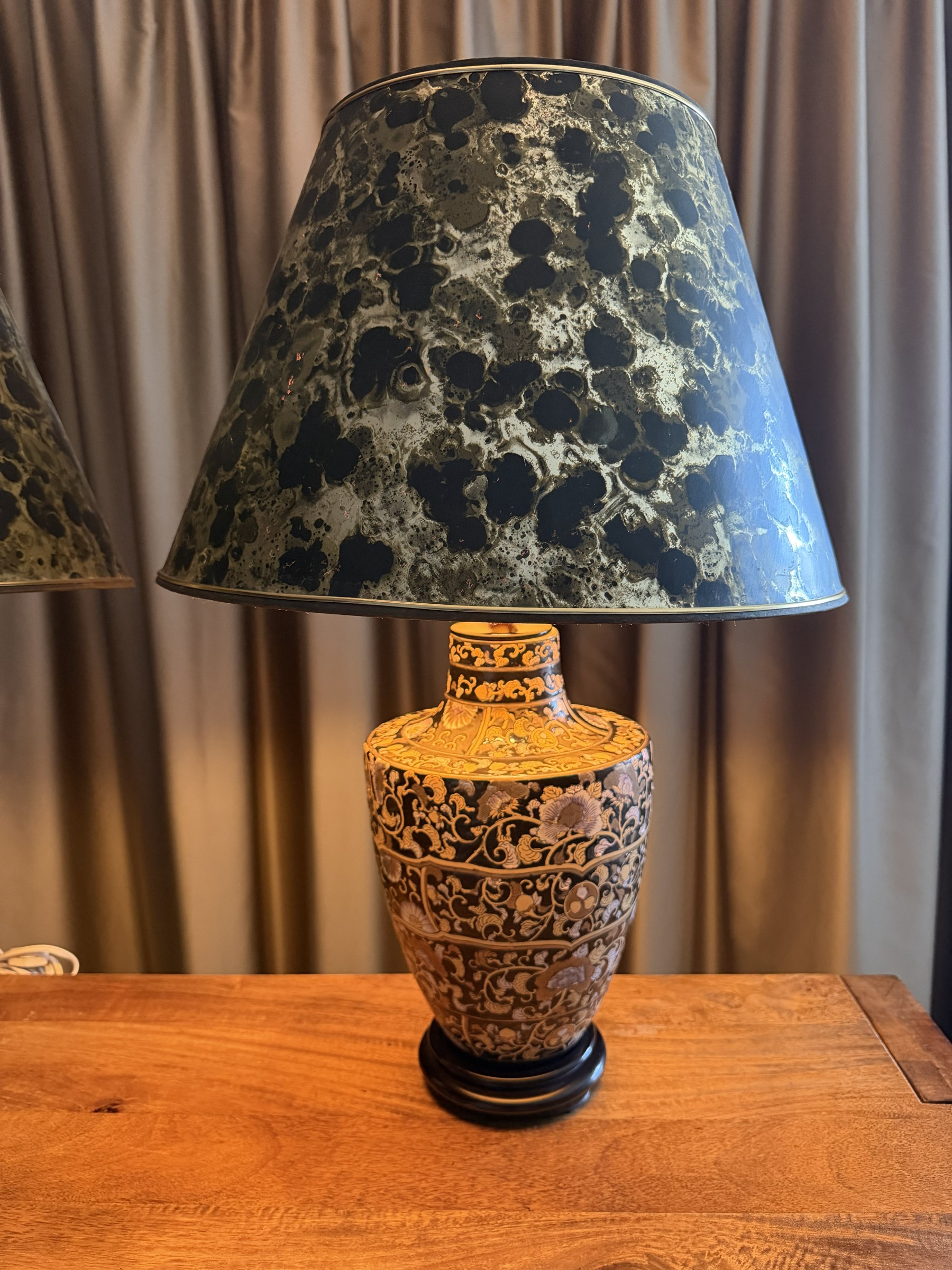 Pair of Vintage Chinoiserie Table Lamps view 5