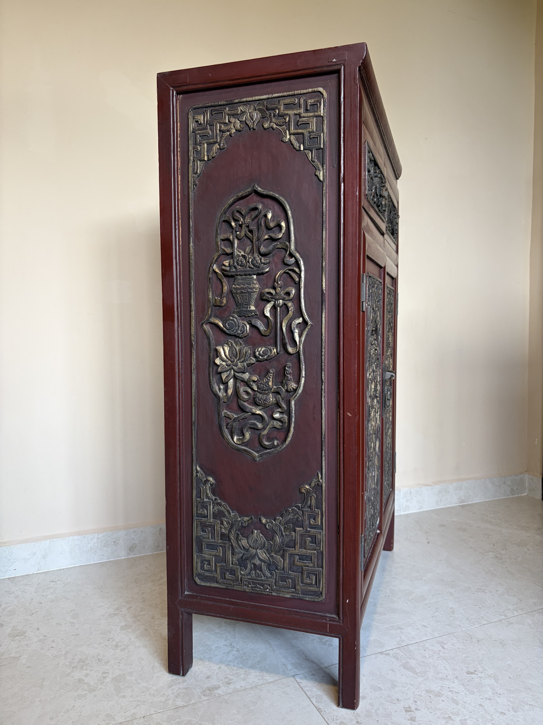 Teochew Red Lacquer Cabinet with Gilt Carved Panels view 7