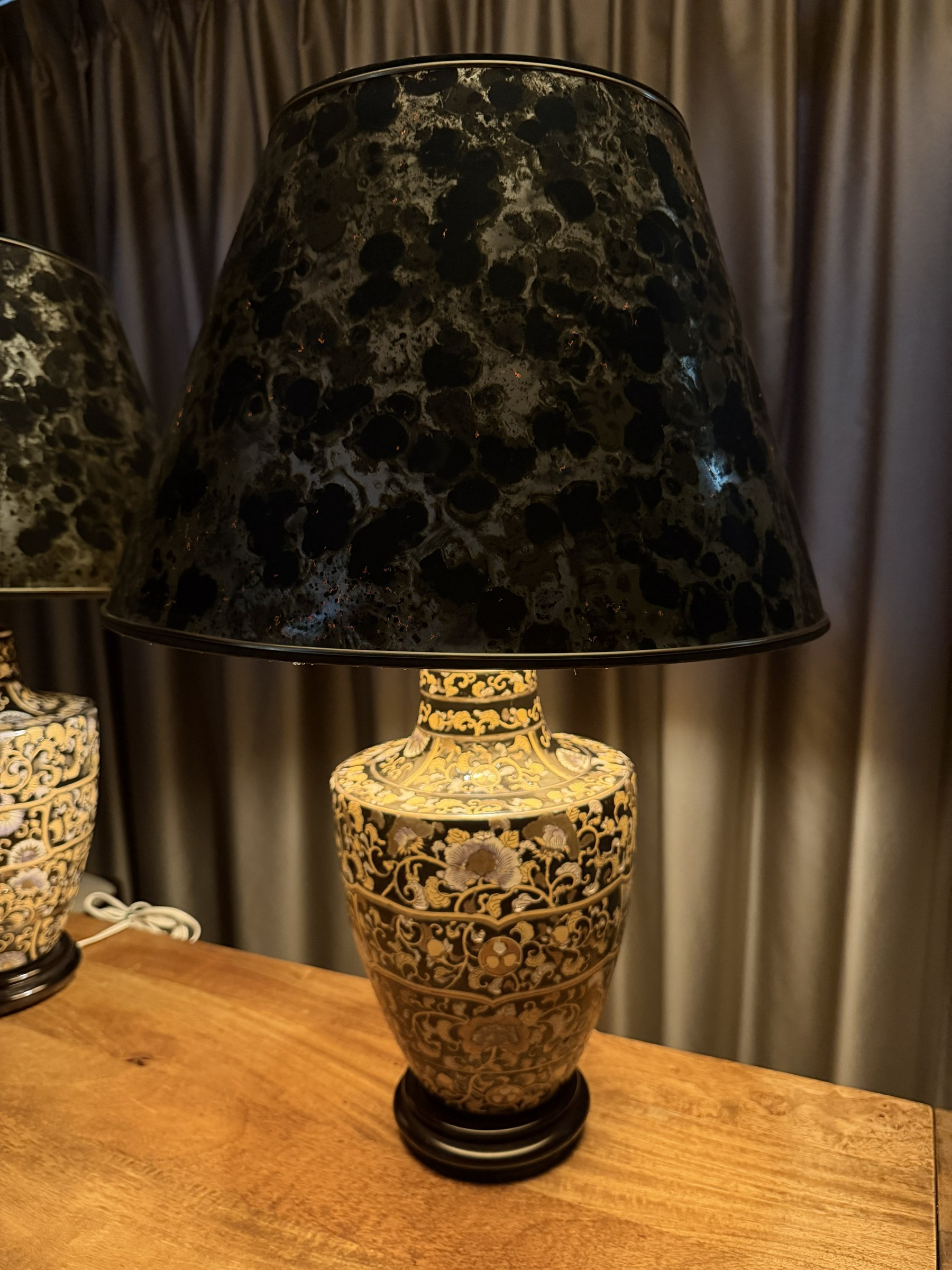 Pair of Vintage Chinoiserie Table Lamps view 6
