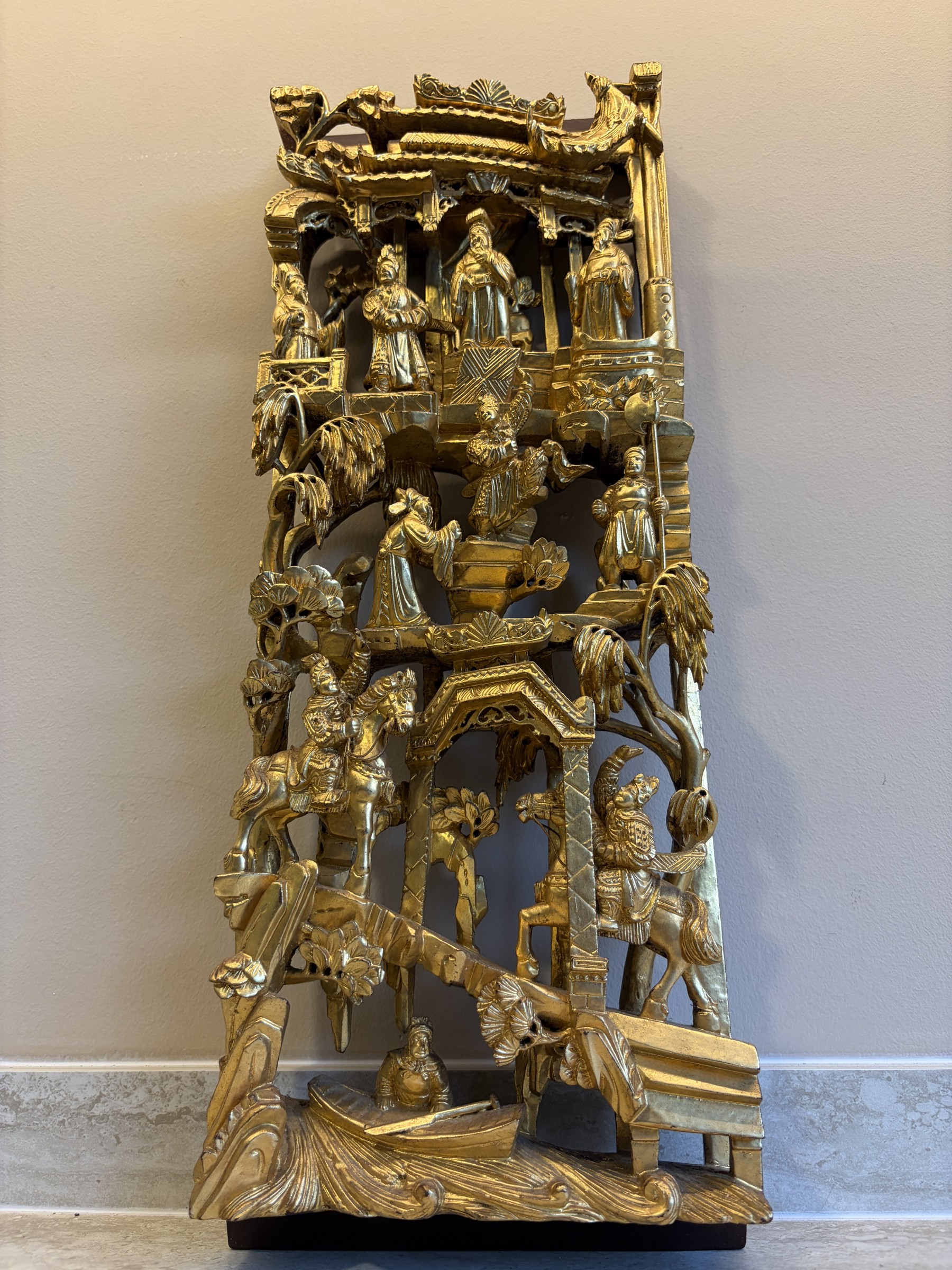 Teochew Gilt Woodcarving Panel with Pavilion Scenes view 15