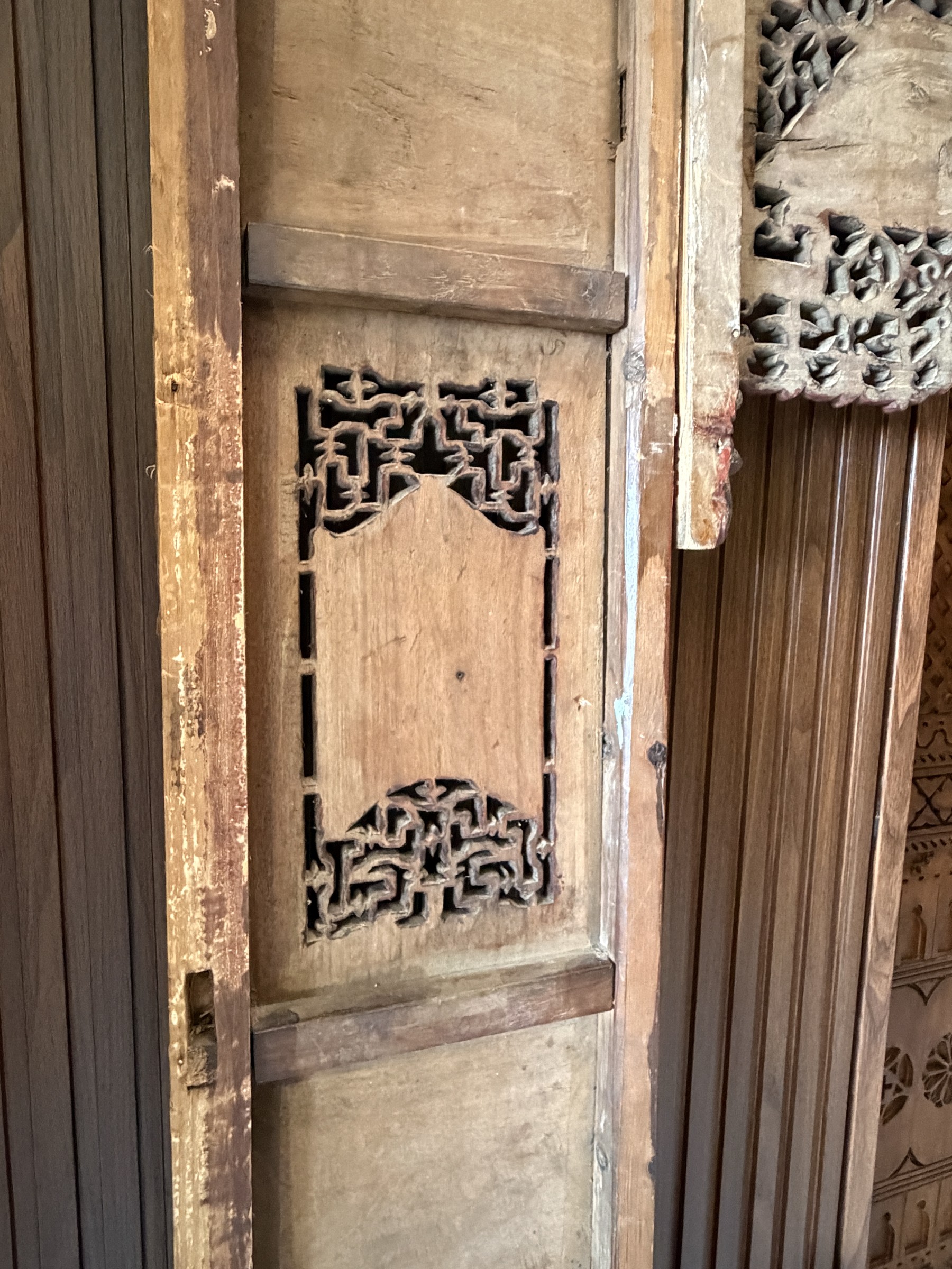 Carved Red Lacquer Door Surround with Gilt Figural Panels view 17