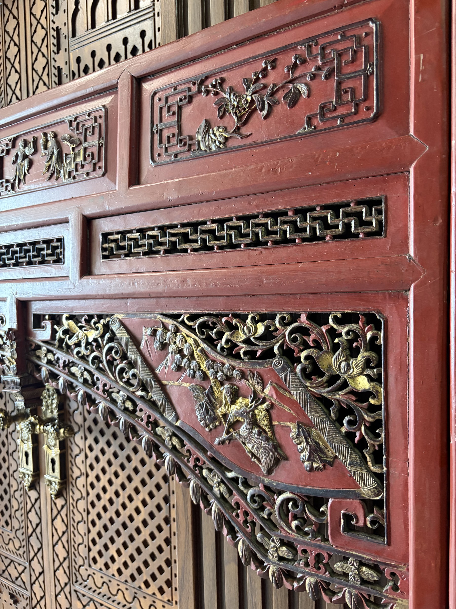 Carved Red Lacquer Door Surround with Gilt Figural Panels view 8